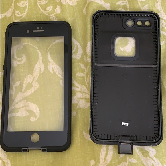 LifeProof Accessories - iPhone 7plus lifeproof case like new.